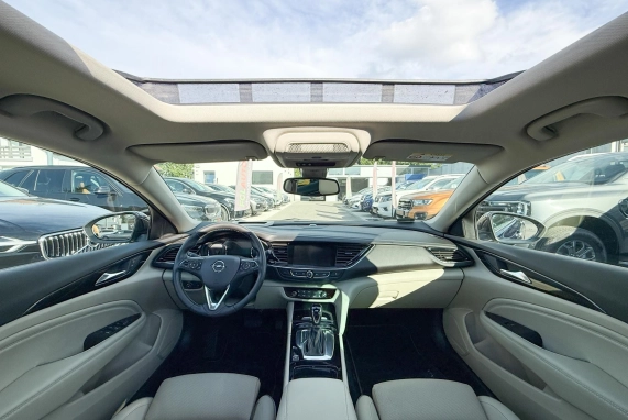 Opel INSIGNIA (2018)