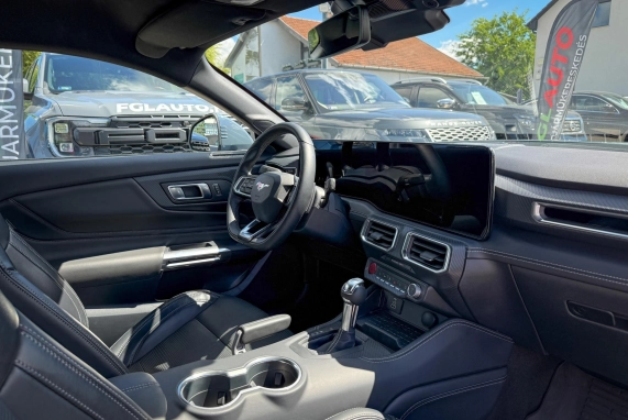 Ford MUSTANG (2024)