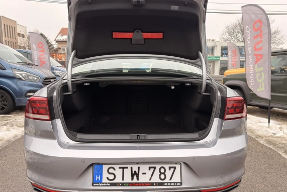Volkswagen PASSAT (2021)