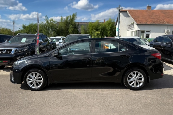 Toyota COROLLA (2014)