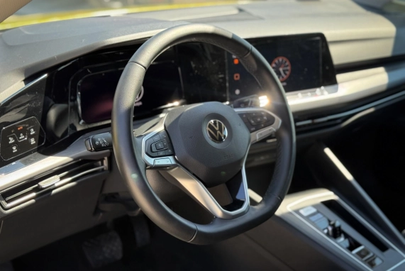 Volkswagen GOLF VIII (2020)