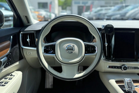 Volvo S90 (2021)