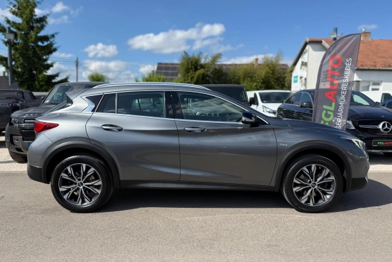 Infiniti QX30 (2017)