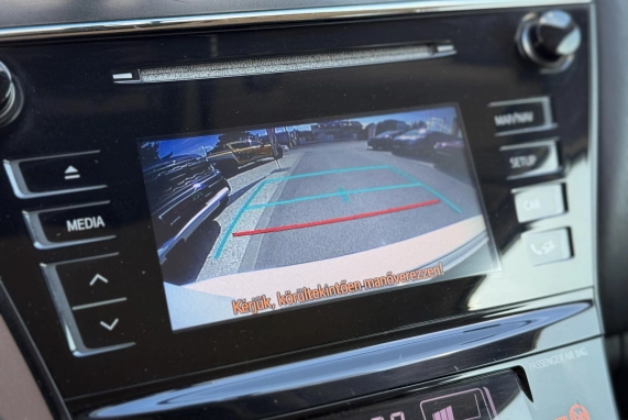 Toyota PRIUS+ (2017)