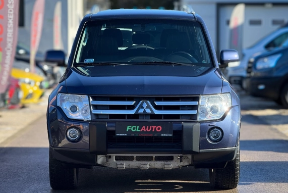 Mitsubishi PAJERO (2008)