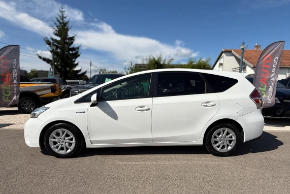 Toyota PRIUS+ (2017)