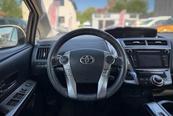 Toyota PRIUS+ (2017)