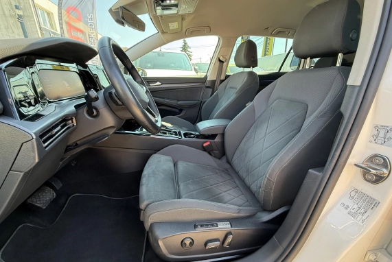 Volkswagen GOLF (2024)