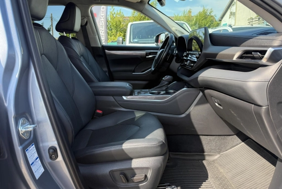 Toyota HIGHLANDER (2021)