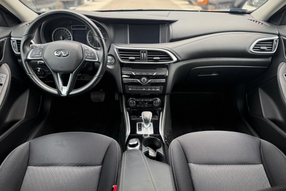 Infiniti QX30 (2017)
