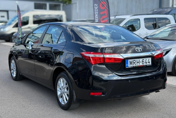 Toyota COROLLA (2014)