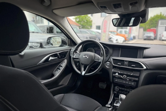 Infiniti QX30 (2017)