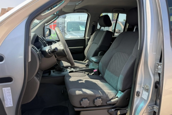 Nissan NAVARA (2006)