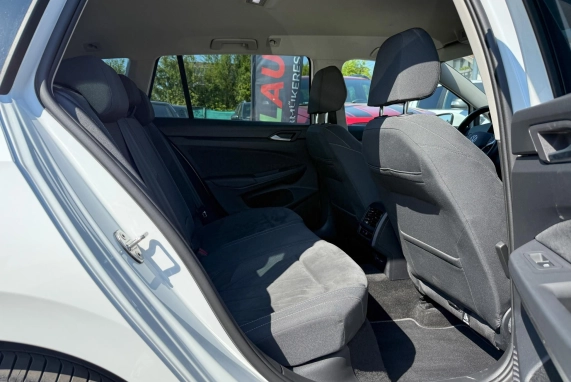 Volkswagen GOLF (2024)