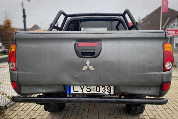 Mitsubishi L 200 (2011)