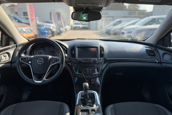 Opel INSIGNIA (2015)
