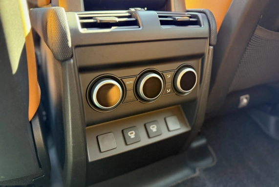 Land rover DEFENDER (2024)
