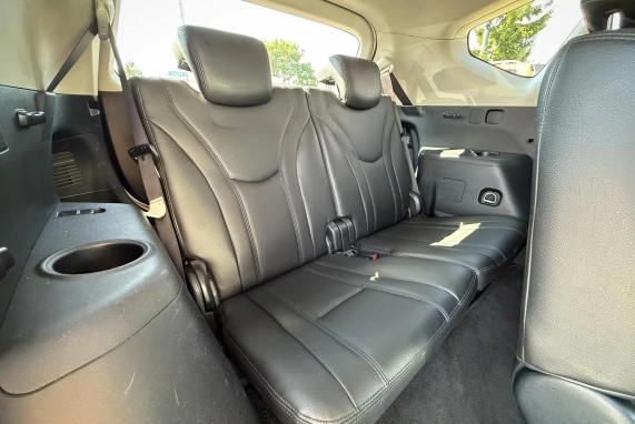 Toyota PRIUS+ (2017)