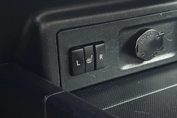 Toyota PRIUS+ (2017)