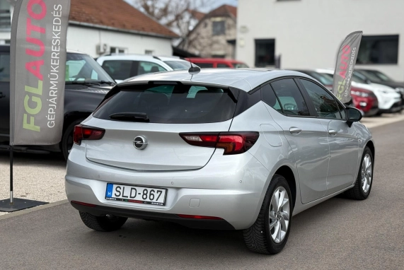 Opel ASTRA (2020)