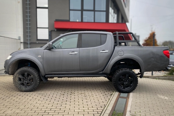 Mitsubishi L 200 (2011)