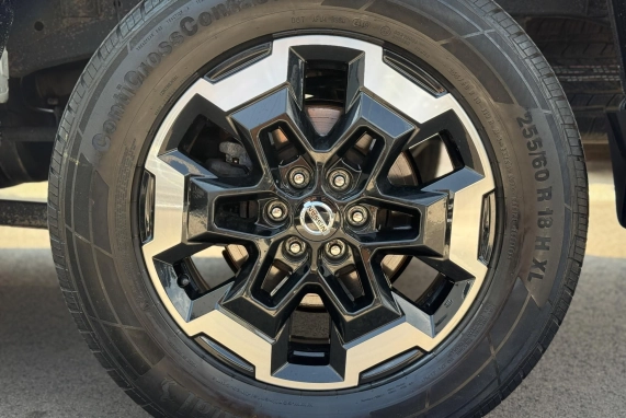 Nissan NAVARA (2020)