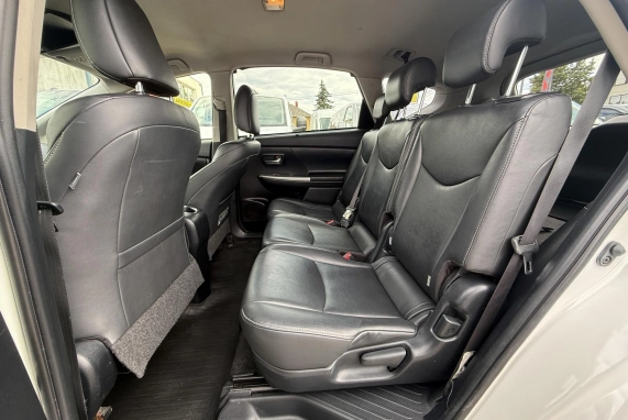 Toyota PRIUS+ (2019)
