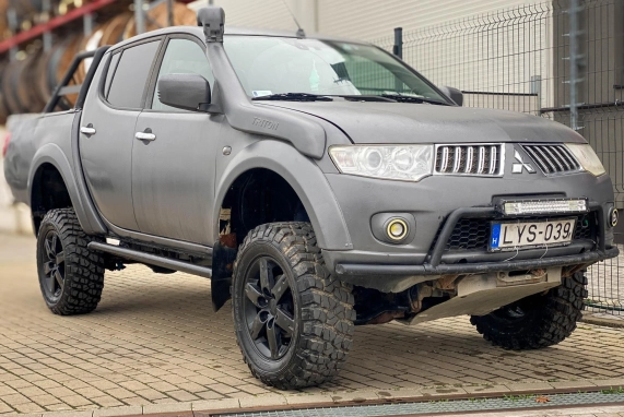 Mitsubishi L 200 (2011)