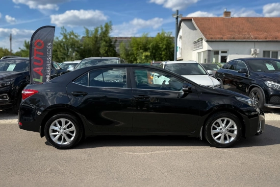Toyota COROLLA (2014)