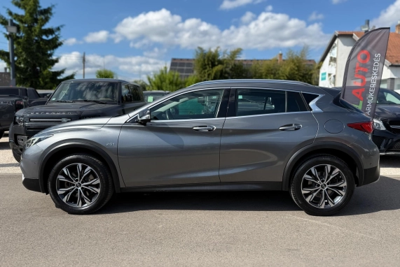 Infiniti QX30 (2017)