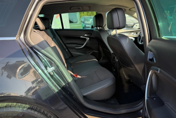 Opel INSIGNIA (2015)