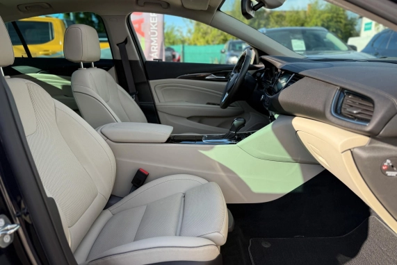 Opel INSIGNIA (2018)