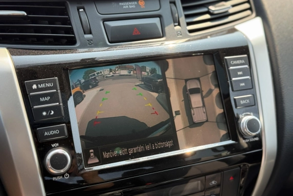 Nissan NAVARA (2021)