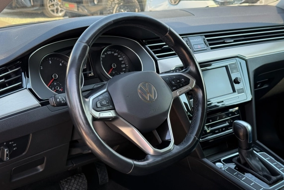 Volkswagen PASSAT VIII (2020)