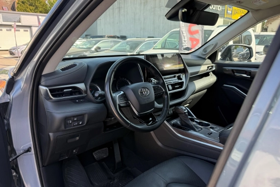 Toyota HIGHLANDER (2021)