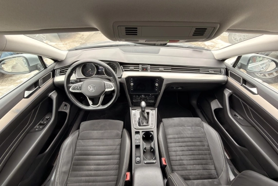 Volkswagen PASSAT (2021)