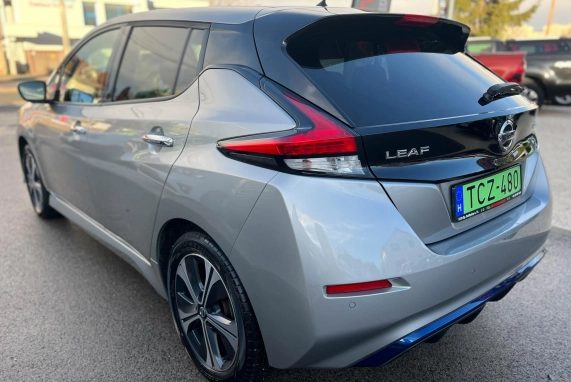 Nissan LEAF (2020)