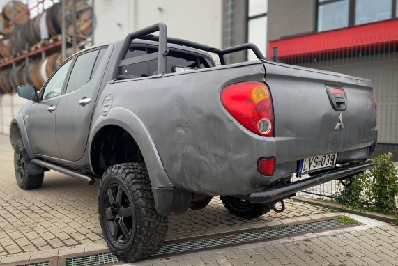 Mitsubishi L 200 (2011)