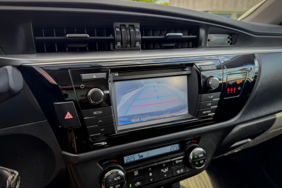 Toyota COROLLA (2014)