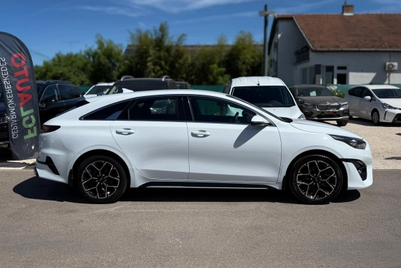 Kia PRO CEE'D (2022)