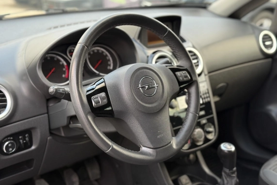 Opel CORSA (2015)
