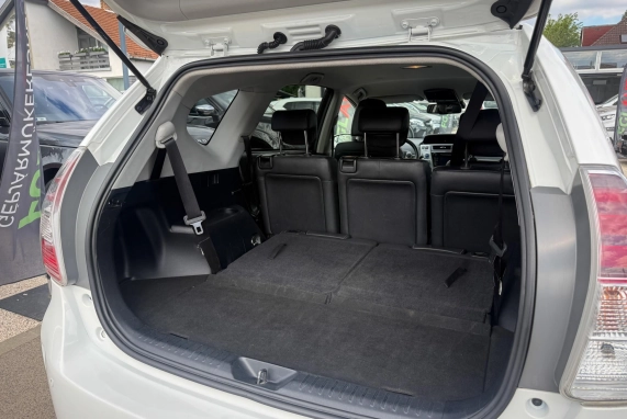 Toyota PRIUS+ (2019)