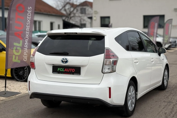 Toyota PRIUS+ (2017)