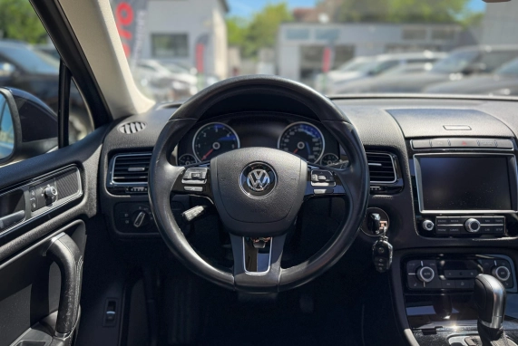 Volkswagen TOUAREG (2016)