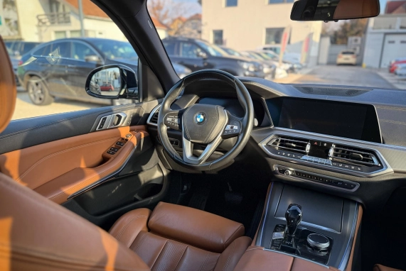 BMW X5 (2019)