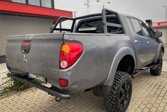 Mitsubishi L 200 (2011)