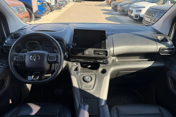 Toyota PROACE (2024)