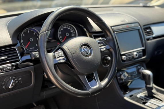Volkswagen TOUAREG (2016)