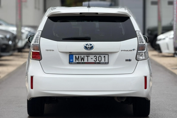 Toyota PRIUS+ (2012)
