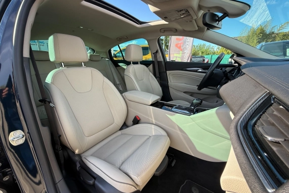 Opel INSIGNIA (2018)